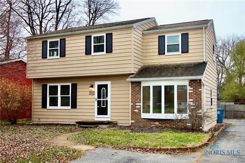 5643 Marshall Rd, Sylvania, OH, 43560-2068 | Card Image