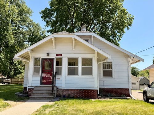 1447 Milton Ave, Des Moines, IA, 50316-1619 | Card Image