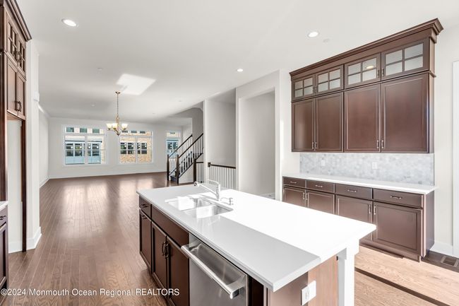 6 Augustus Dr, Condo with 4 bedrooms, 4 bathrooms and null parking in Middletown NJ | Image 6