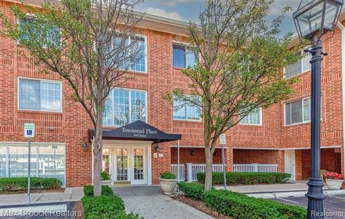 apt-405-444 Chester St, Birmingham, MI, 48009-1472 | Card Image