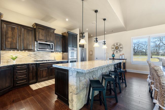 306 Bridgepoint Dr, House other with 5 bedrooms, 6 bathrooms and null parking in Kingsland TX | Image 5