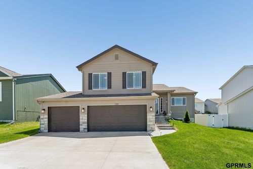 17009 Huntington Ave, Omaha, NE, 68116-3807 | Card Image