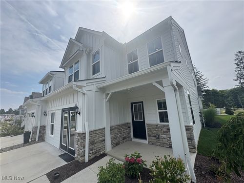110 Lake Balaton Dr, Cleveland, OH, 44128-5703 | Card Image