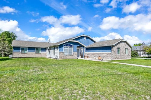 3139 Pelican Dr, Farr West, UT, 84404-9355 | Card Image