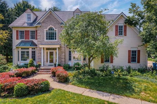 6170 Nicholson Dr, Hudson, OH, 44236-4304 | Card Image