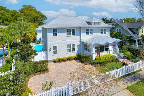 235 10th Ave Ne, ST PETERSBURG, FL, 33701-1910 | Card Image