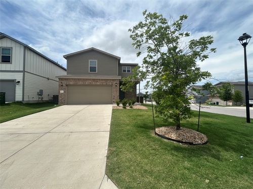 453 Stone Water Ln, Jarrell, TX, 76537-2088 | Card Image