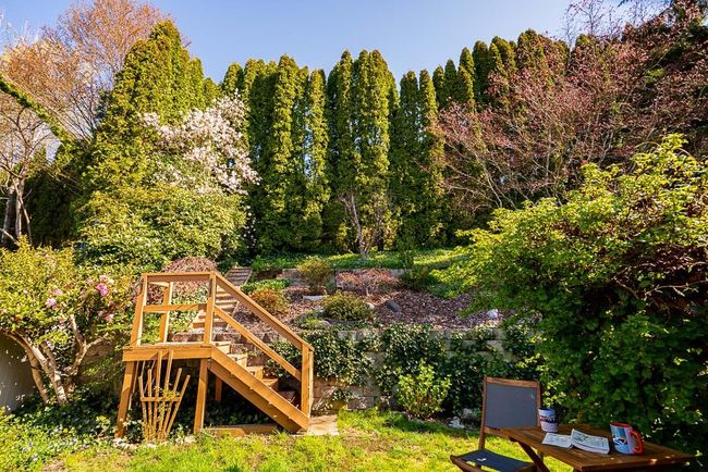 23819 Zeron Ave, House other with 6 bedrooms, 3 bathrooms and 4 parking in Maple Ridge BC | Image 38