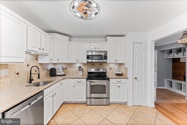 28 Hopkinson Ct, Condo with 2 bedrooms, 2 bathrooms and null parking in CHESTERBROOK PA | Image 11