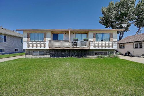 9822, 9824 96 Ave, Grande Prairie, AB, T8V0L9 | Card Image
