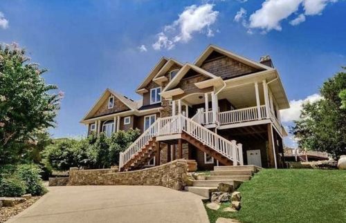 83 Sailboat Dr, Holiday Island, AR, 72631-4546 | Card Image