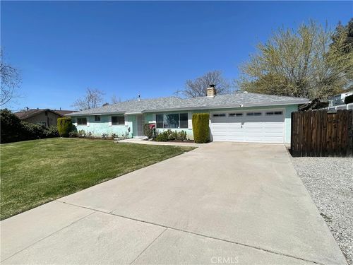 35590 Avenue D, Yucaipa, CA, 92399-4459 | Card Image