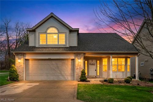 2640 Edgebrook Xing, Twinsburg, OH, 44087-3070 | Card Image