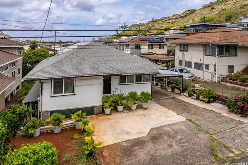 3279 Hoanoho Pl, Honolulu, HI, 96816-2507 | Card Image
