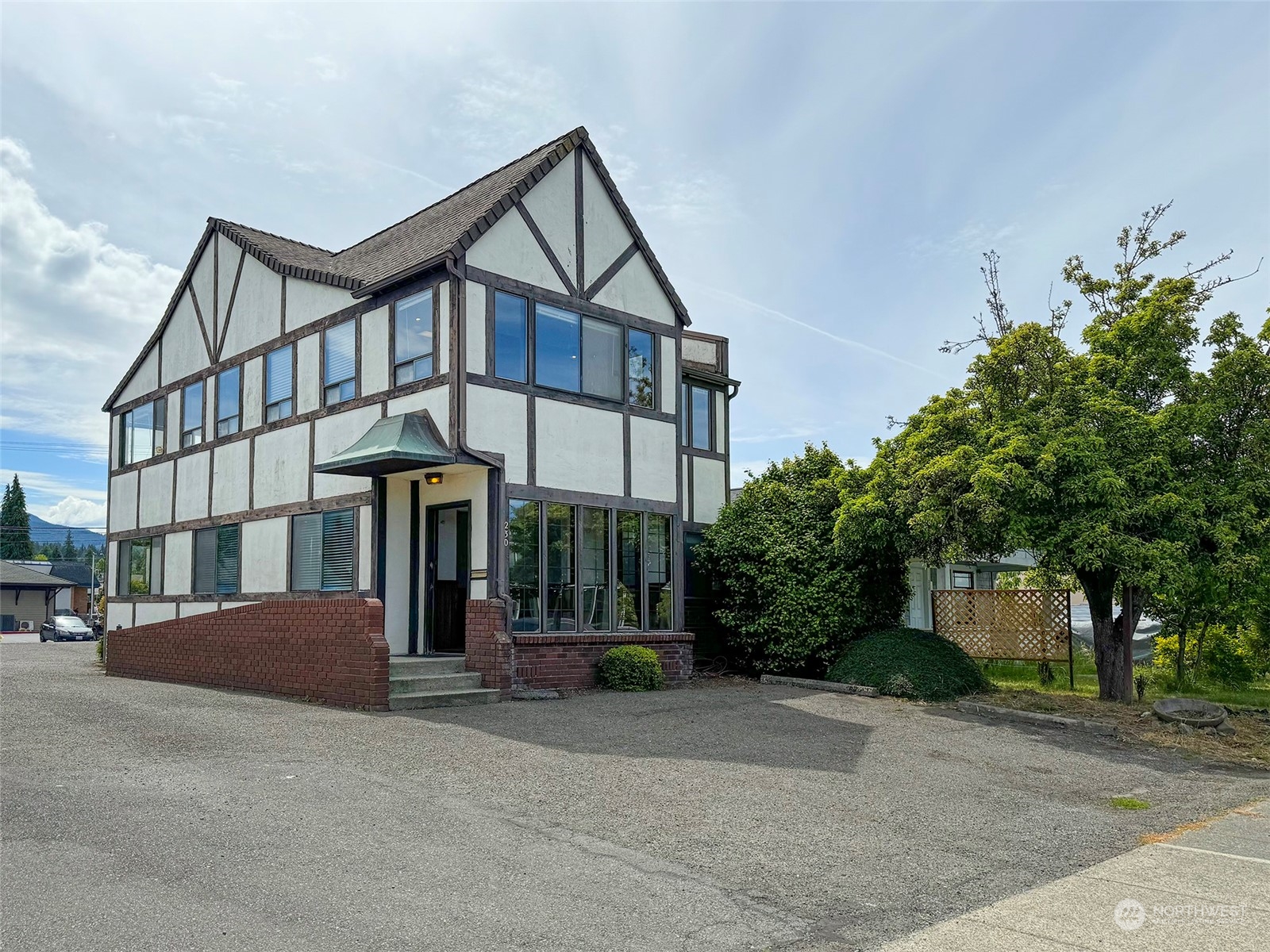 230 E 5th Street, For Sale in Port Angeles Zoocasa