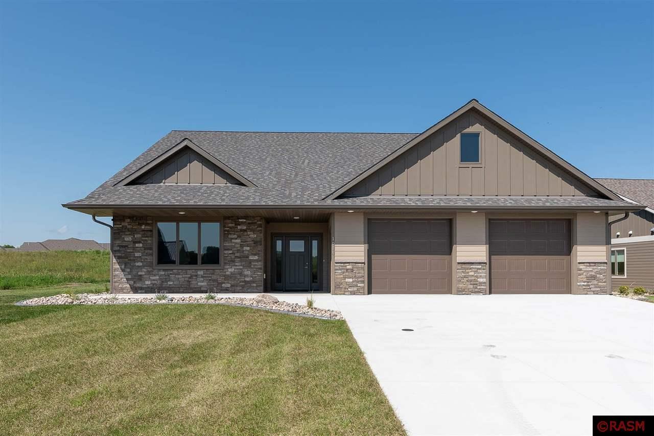 Mahoe Way, Mankato, MN 56001