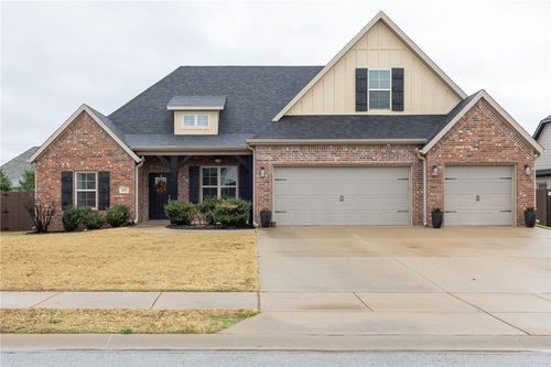 452 Romano Ave, Tontitown, AR, 72762-6340 | Card Image