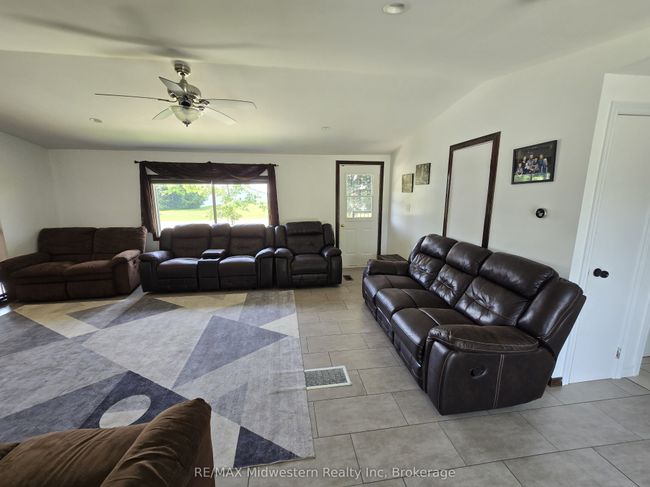 45320 St Michaels Rd, House other with 5 bedrooms, 3 bathrooms and 3 parking in Monkton ON | Image 8