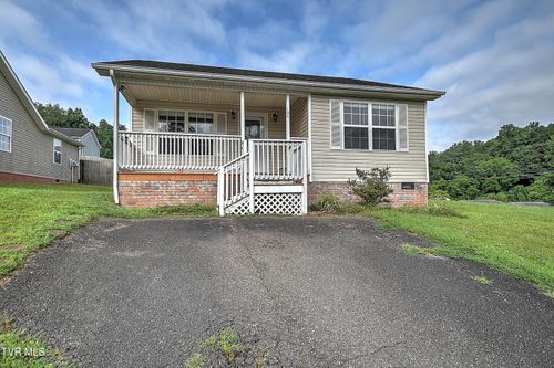 104 Saint James Pl, Bristol, TN, 37620-1900 | Card Image