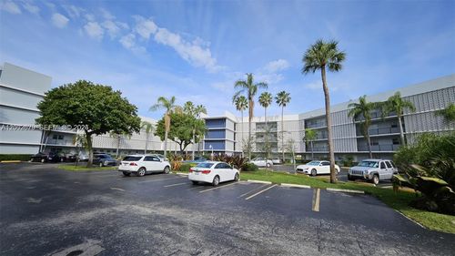204-871 Ne 195th St, Miami, FL, 33179-3402 | Card Image