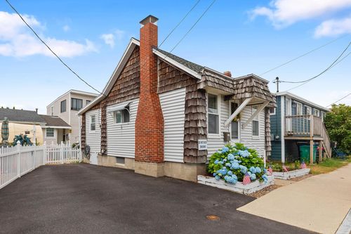 31 Highland Ave, Hampton, NH, 03842-2930 | Card Image