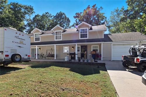 21802 Meadow Wood Dr, Siloam Springs, AR, 72761-5258 | Card Image