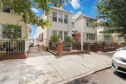 37 93rd St, Jackson Heights, NY, 11372-7931 | Card Image
