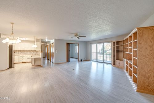 3305 Montreal St, Bismarck, ND, 58503-0414 | Card Image