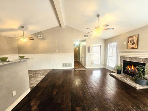 318 Teakwood Ln, Lewisville, TX, 75067-6531 | Card Image