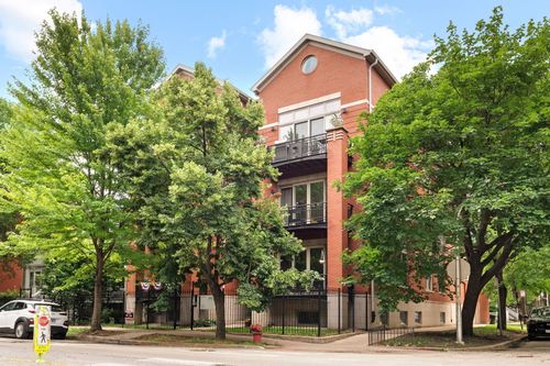 2w-2323 W Montrose Ave, Chicago, IL, 60618-1623 | Card Image