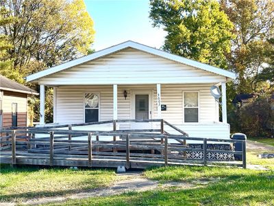 3607 Camden Avenue, House other with 2 bedrooms, 1 bathrooms and null parking in Parkersburg WV | Image 1