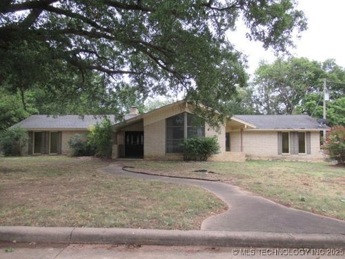 2020 Valley View Dr, Claremore, OK, 74017-2211 | Card Image