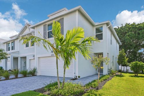 636 Salisbury Cir, Fort Pierce, FL, 34982-3990 | Card Image