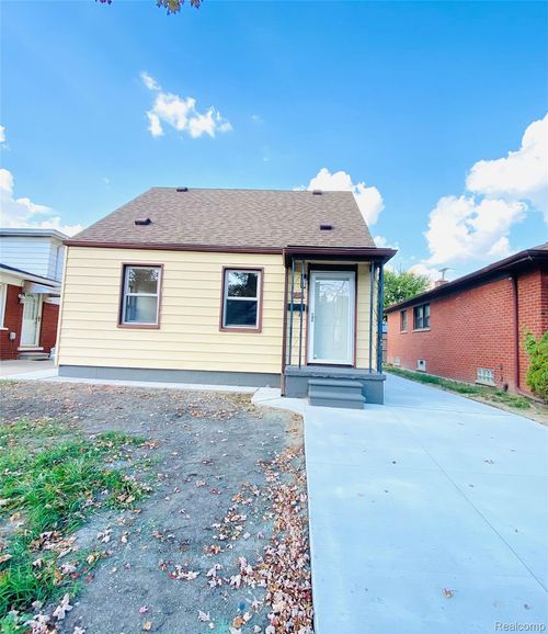 734 Highland St, Wyandotte, MI, 48192-2432 | Card Image