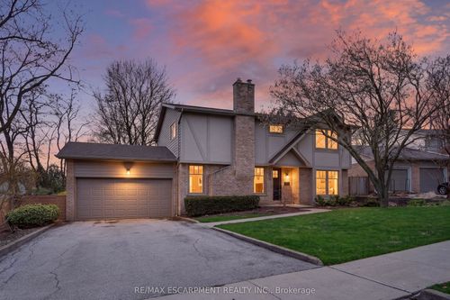 1878 Heather Hills Dr, Burlington, ON, L7P3A3 | Card Image