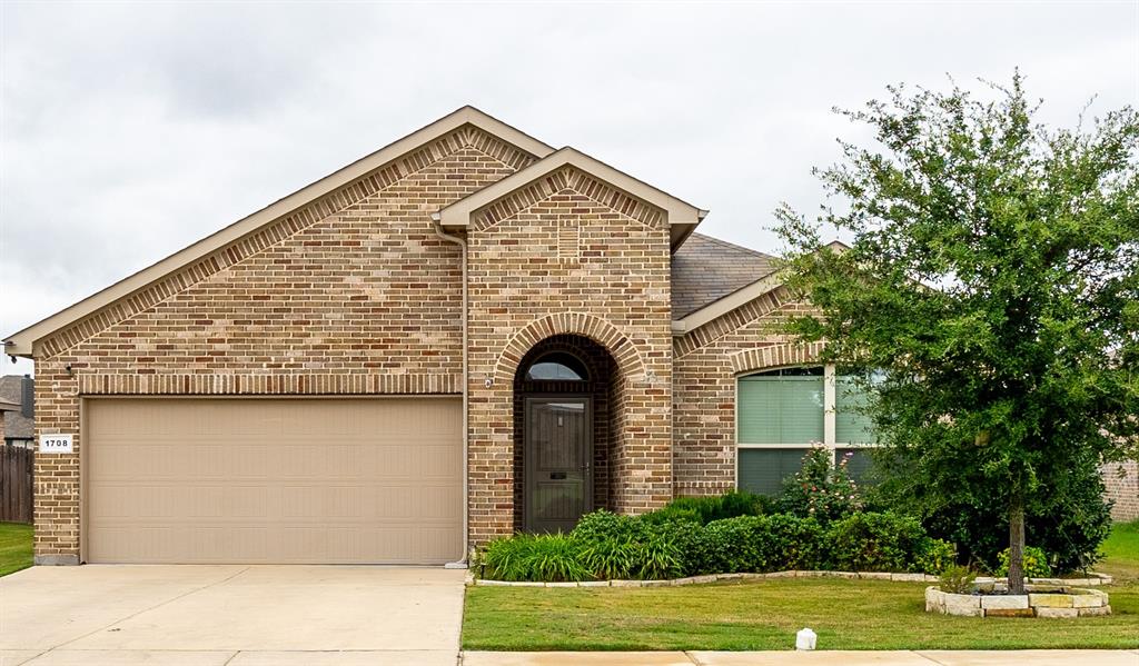 Cross Creek Ln, Cleburne, TX 76033