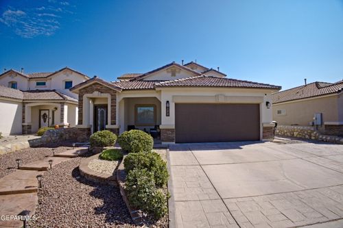 820 Crathorne St, Horizon City, TX, 79928-8004 | Card Image