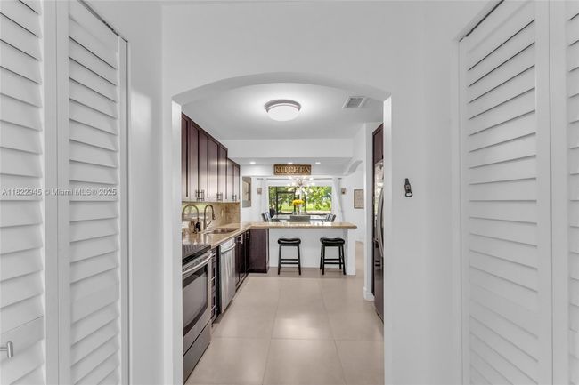 6728 Sw 140 Th Ct, Townhouse with 3 bedrooms, 3 bathrooms and null parking in Miami FL | Image 14