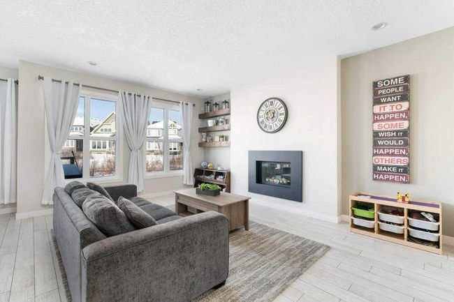 103 Cranarch Terrace Se, Home with 3 bedrooms, 2 bathrooms and 2 parking in Calgary AB | Image 3