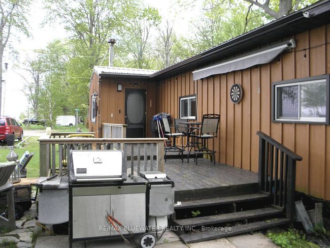 9774 Lake Rd, House other with 2 bedrooms, 1 bathrooms and 6 parking in Kettle And Stony Point Fn ON | Image 5