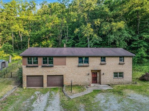 5028 W Smithfield St, Elizabeth Twp, PA, 15135-1252 | Card Image