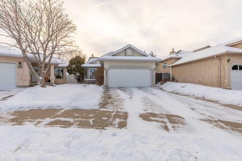 327 Heritage Cres W, Lethbridge, AB, T1K6V9 | Card Image