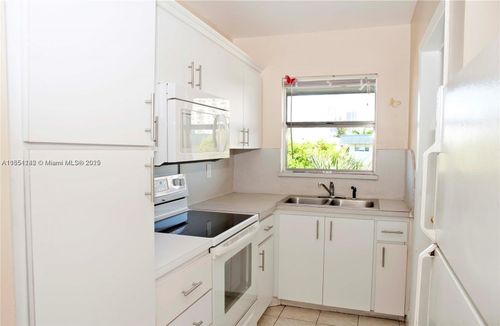 apt-305-270 Layne Blvd, Hallandale Beach, FL, 33009-5777 | Card Image