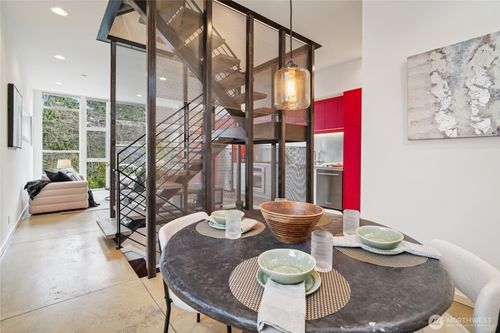 c-1321 S State St, Seattle, WA, 98144-4299 | Card Image