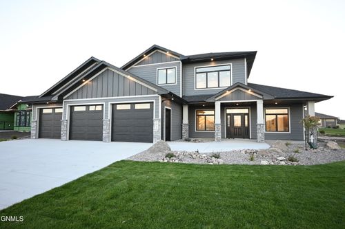 1612 Community Loop, Bismarck, ND, 58503-7436 | Card Image