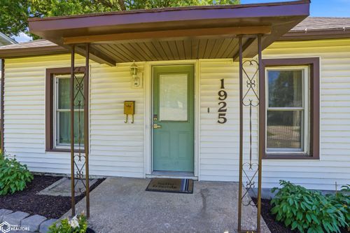 1925 Division St, Burlington, IA, 52601-2925 | Card Image
