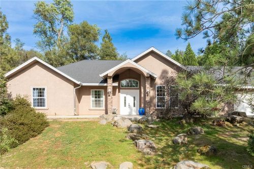36919 Deer Path Cir, Coarsegold, CA, 93614-9750 | Card Image