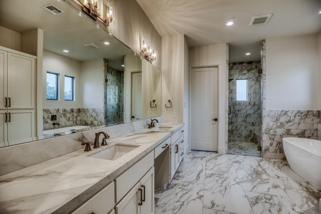 4961 Hartfield Rd, Home with 4 bedrooms, 5 bathrooms and 2 parking in Round Top TX | Image 15