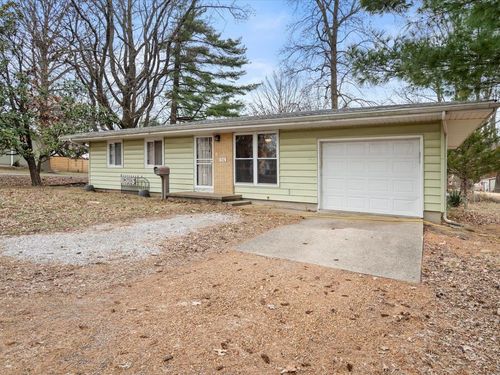 520 S 6th St, Herrin, IL, 62948-3904 | Card Image