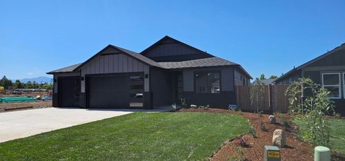 2784 Roberts Road, Medford, OR, 97504 | Card Image
